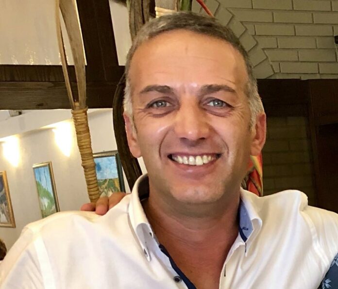 Lorenzo Raccagni, 52 anni, è la vittima dell'incidente avvenuto domenica a Costa Volpino.