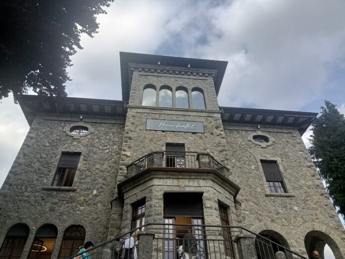 E' stata inaugurata la villa 'Neuchatel 1928' a Fino del Monte.